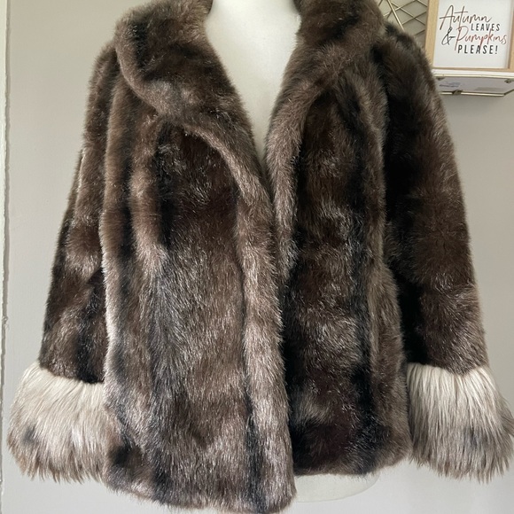 vintage fur shaw - Picture 3 of 6